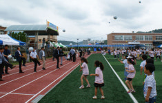 군위초교 다목적 운동장 개장