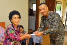 사회복지시설과 6·25 참전전우·경로당에 성금