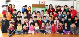 손인형극으로 유치원생 스마트폰 게임 중독 예방해요