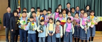 청도 금천초교생 `한복 졸업식` 특별한 경험