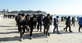 포항동지고 수험생 영일대해수욕장서 환경정비