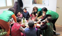 대구 만촌3동 새마을協 등 어르신 점심 대접