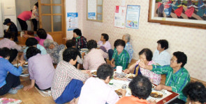 포항 기계면사무소·중식봉사회 어르신들 자장면 대접