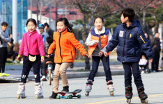 영일대의 봄, 뛰노는 동심