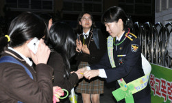 상주署 우석여고서 하굣길 안전귀가 캠페인