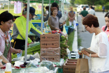 경산시 남천 둔치서 `금요 반짝 장터` 운영