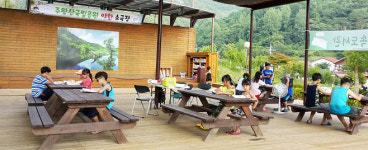 숲 속으로 독서여행 떠나보세요