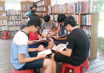 숲 속의 문학세계로 피서 왔어요