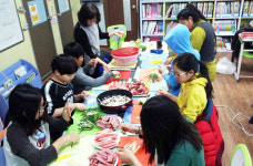 늘푸른마음 지역아동센터 아이들 음식 만들어 포항 주민센터에 기탁