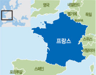 시끌벅적, 그러나 낭만적인 파리의 밤