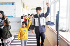(주)풀무원푸드앤컬처 상주교통안전체험교육센터 | 상주署 어린이 안전보행 3원칙 실습체험 교육