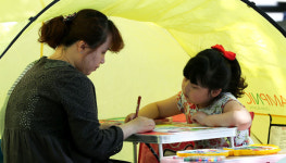 푸르른 오월 하늘 아래 화사한 동심 원고지와 화폭에 행복이 활짝 피다