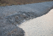 상주보 하부 돌망태 상당부분 파손