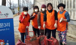 포항 삼도한솔타운 3차 부녀회, 버스정류장 쓰레기 수거