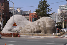 달서구 선사시대로, 원시인 형상 눈길