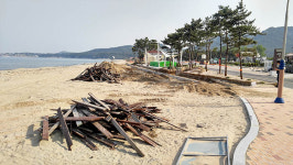 해안가 목재데크 철거 뒤엔 포항시 '탁상행정'