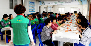 포항 효곡동 새마을부녀회 어르신 삼계탕 대접