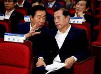 한국당 '당원권 정지' 조항 만지작… 혁신 후퇴 딜레마