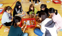 문경환경항공감시단, EM 이용한 흙공 만들기 체험