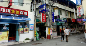 생갈비인 듯, 양념갈비인 듯…                식도락가들의 입맛 사로잡은
