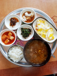 어둠 내리면 금빛 주단 깔리고… 아! 신라의 밤이여