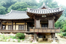 하늘과 땅 사이 떠도는 바람에서 달콤한 향기가…