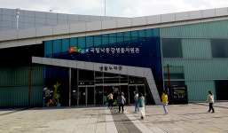 적요하게 흐르는 강의 호흡을 따라 기암절벽 위서 부르는 상주별곡