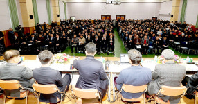 신공항 선물 보따리에 머 머 들었나 관심 폭발