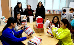 경북문화관광공사, 푸르른지역아동센터에 과자·학용품 선물