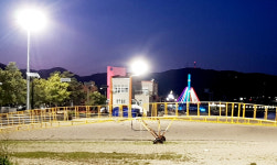 경주 밤바다 환하게… 나정해수욕장 조명 타워 설치