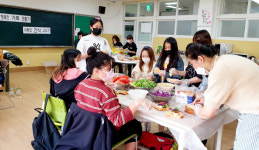 포항 송림초, 장애인복지시설 혜강행복한집에 간식 전달