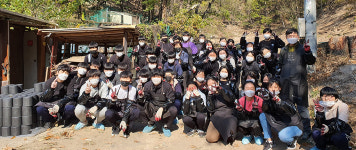 포항 동지여중·동지중 학생들, 사랑의 연탄나눔 봉사활동