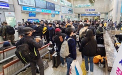 울릉도주민 잡는 여객선 출항 규정…울릉주민들 이틀 잇따라 터미널서 대기하다 허탕