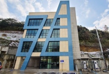 울릉도 봉래폭포길 우뚝 솟은 다목적센터…저동(모시게)마을권력단위 종합사업