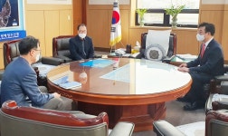 울릉도 대형카페리 공모사업 협조 요청…최경환의장 포항해수청방문