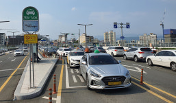 손 들어 택시는 옛말… 대세는 어플 콜