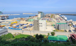 울릉(사동)항 각종 건축자재ㆍ쓰레기 종합 집합소…청정 울릉도 이미지 크게 해쳐