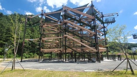 신화랑풍류마을에서 곡선형 짚라인도 즐겨요