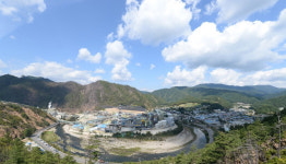 멈춘 석포제련소에 노동계 인사들 발길