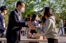 (주)신세계푸드 한동글로벌학교 | 한동대, 재학생 대상 영양보충 간식 이벤트 열어