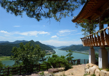 바람 춤추는 소나무숲, 청량한 물소리… 자연 품으로 간다