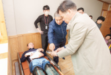 월성원자력본부, 경주시 감포읍에복지사업 일환 의료가전기기 지원