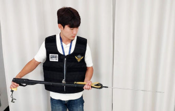 모의 총포 '샤크건' 소지 스쿠버 잇따라 적발