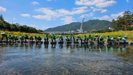 자연보호 경산시협의회, 남천에 미꾸라지 치어 방류