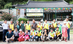 시민에 더 가까이  포항시의회, 용흥동 죽림사서  무료급식 배식 봉사활동 펼쳐