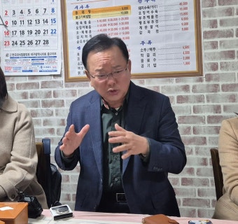 이재명·김부겸, 개헌 입장 차이 논의…현안에 대한 다양한 의견 수렴