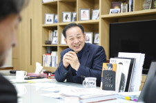 "웃음꽃 피우는 '행복한 일터' 만들어요"