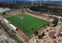 산불 비껴 간 신태용 축구공원