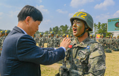 해병대 1315기 1343명 빨간 명찰 가슴에