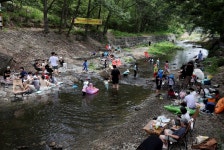 폭염엔 시원한 계곡이 최고